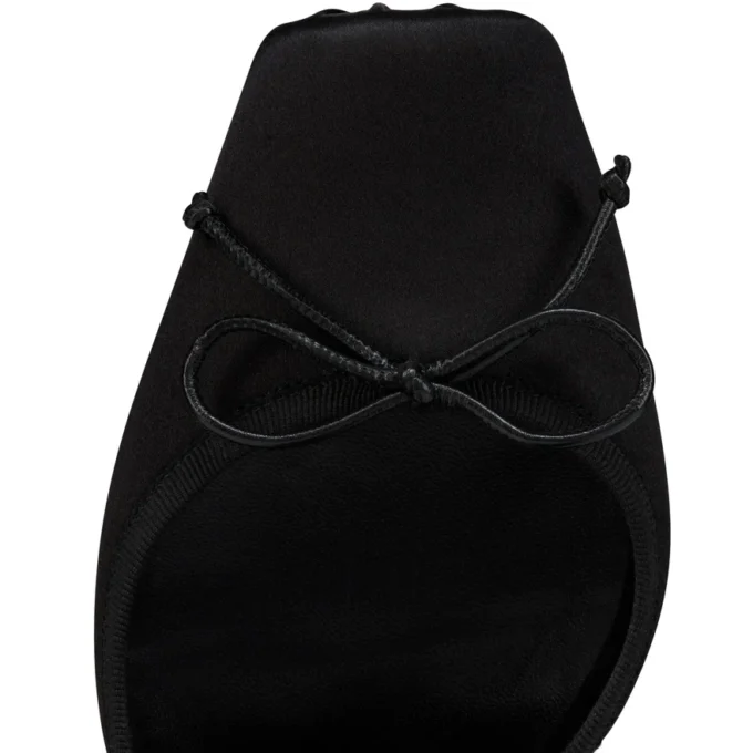 Cassia Annmac – Pantofi cu toc de 100 mm – Satin creponat și plasă – Negru – Femei Cassia Annmac – Pantofi cu toc de 100 mm – Satin creponat și plasă – Negru – Femei