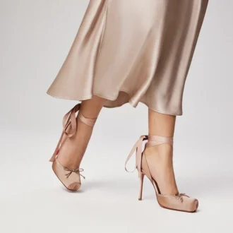 Cassia cu șireturi – Pantofi cu toc stiletto de 100 mm – Satin creponat – Nude 2 – Femei Cassia cu șireturi – Pantofi cu toc stiletto de 100 mm – Satin creponat – Nude 2 – Femei