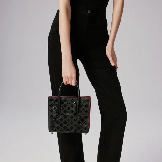 Paloma Mini – Gență cu mâner superior – Piele de vițel granulată și ținte Loubinthesky – Negru