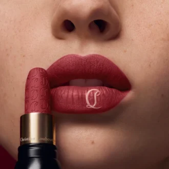 Rouge Louboutin Velvet Matte Mooncrest – Ruj mat în ediție limitată – Epic Brunette 318M Rouge Louboutin Velvet Matte Mooncrest – Ruj mat în ediție limitată – Epic Brunette 318M